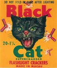BLACK CAT DO NOT HOLD IN HAND AFTER LIGHTING 20-1 11/16 SUPERCHARGED FLASHLIGHT CRACKERS MADE IN MACAU